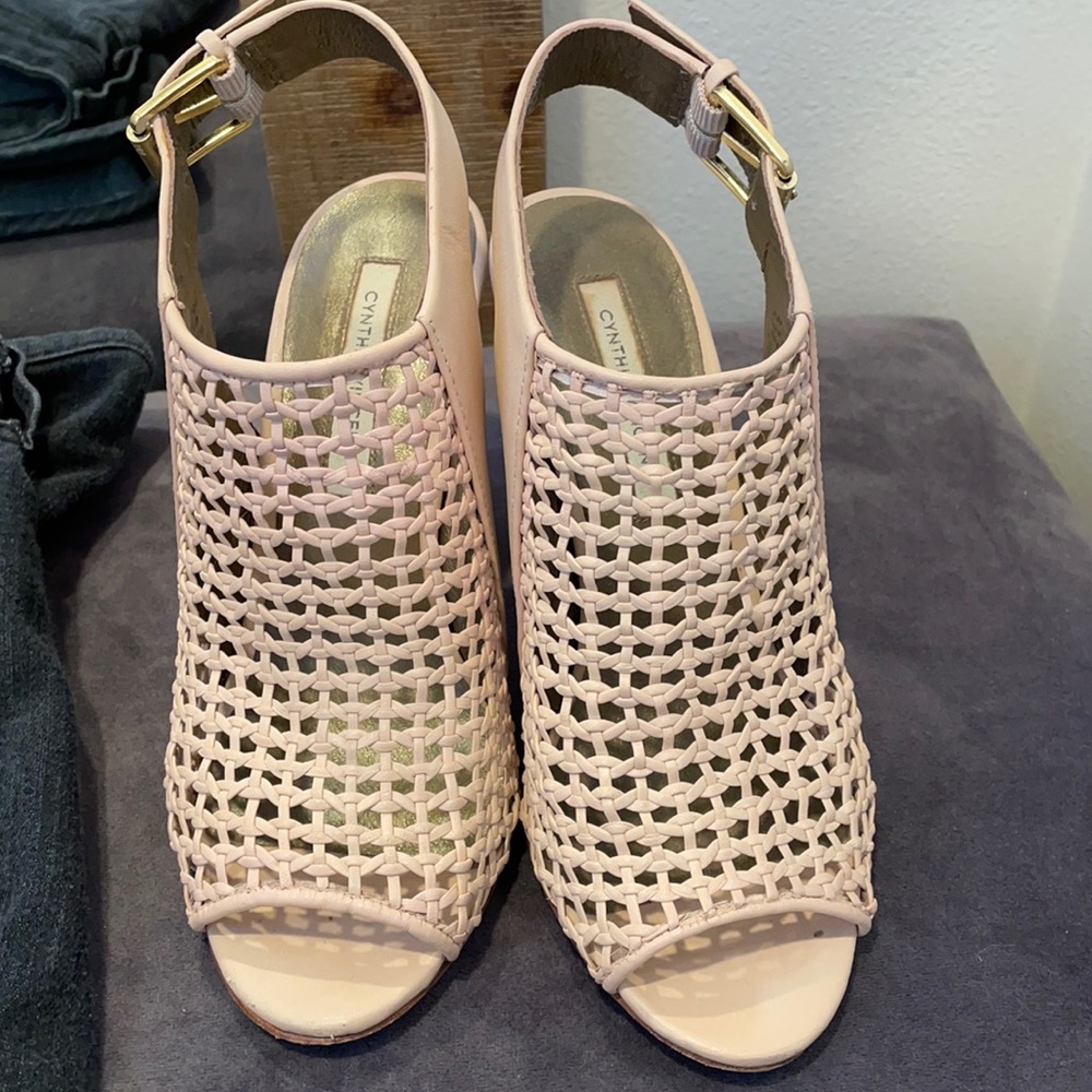 Cynthia Vincent 5.5 Pump